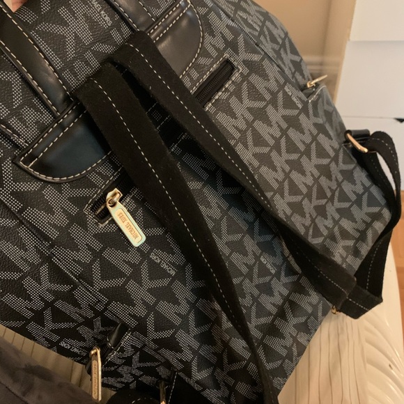 MICHAEL KORS MINI BACKPACK - Picture 3 of 5